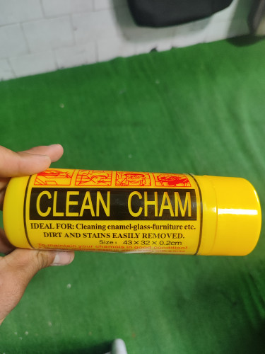 دستمال تمیز کننده و براق کننده شیشه و بدنه رنگ مشکی clean cham